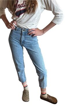 Vintage Gap 90s Denim
100% cotton 
Straight Leg Ankle Length
High waist